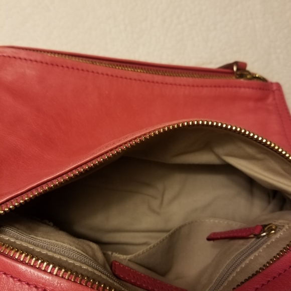 Givenchy medium Pandora handle bag in pink - Picture 7 of 8